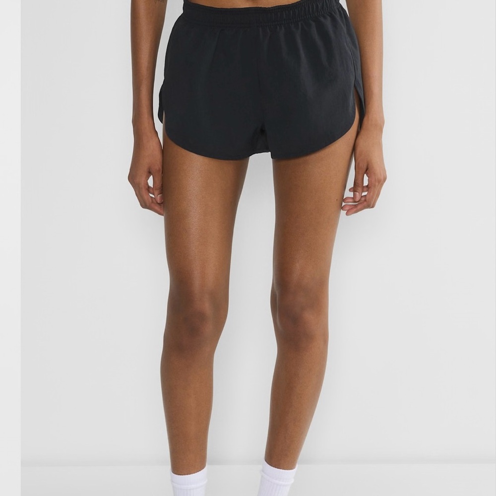 ARITZIA GOLDEN BOUNCE SHORTS